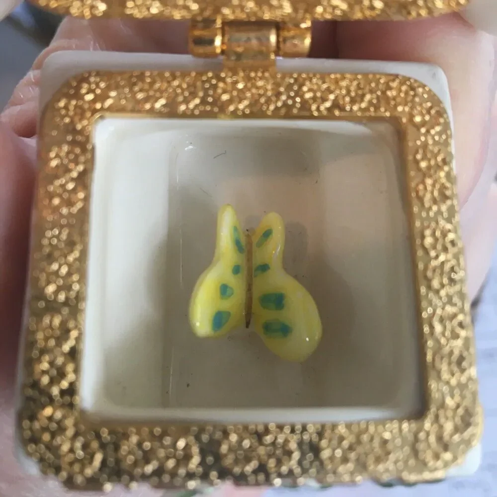 Vtg Birdhouse Hinged Jewelry/Trinket/Gift Box Ornament Butterfly Cottagecore